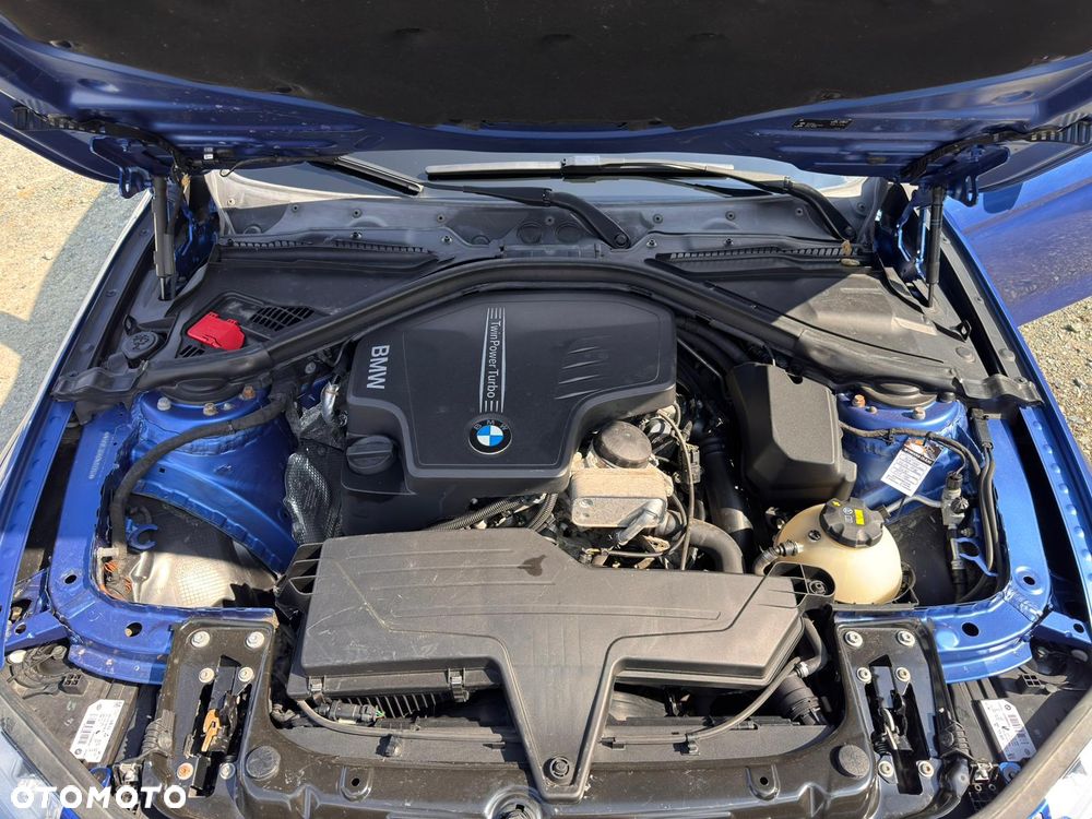 BMW Seria 3 328i xDrive Sport-Aut Sport Line - 39