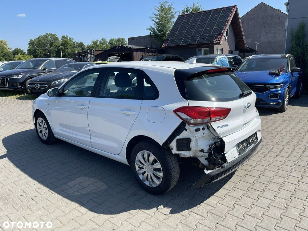 Hyundai i30 1.5 Intro - 4