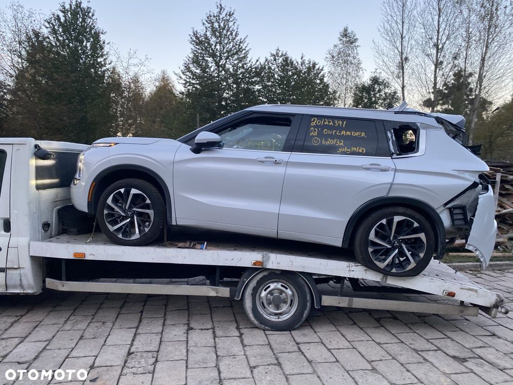 Nadwozie części blacharskie do Mitsubishi Outlander 2022 - 1