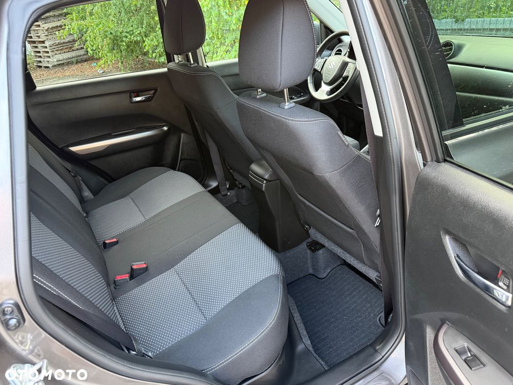 Suzuki Vitara 1.4 Boosterjet mHEV Elegance Sun 4WD - 9