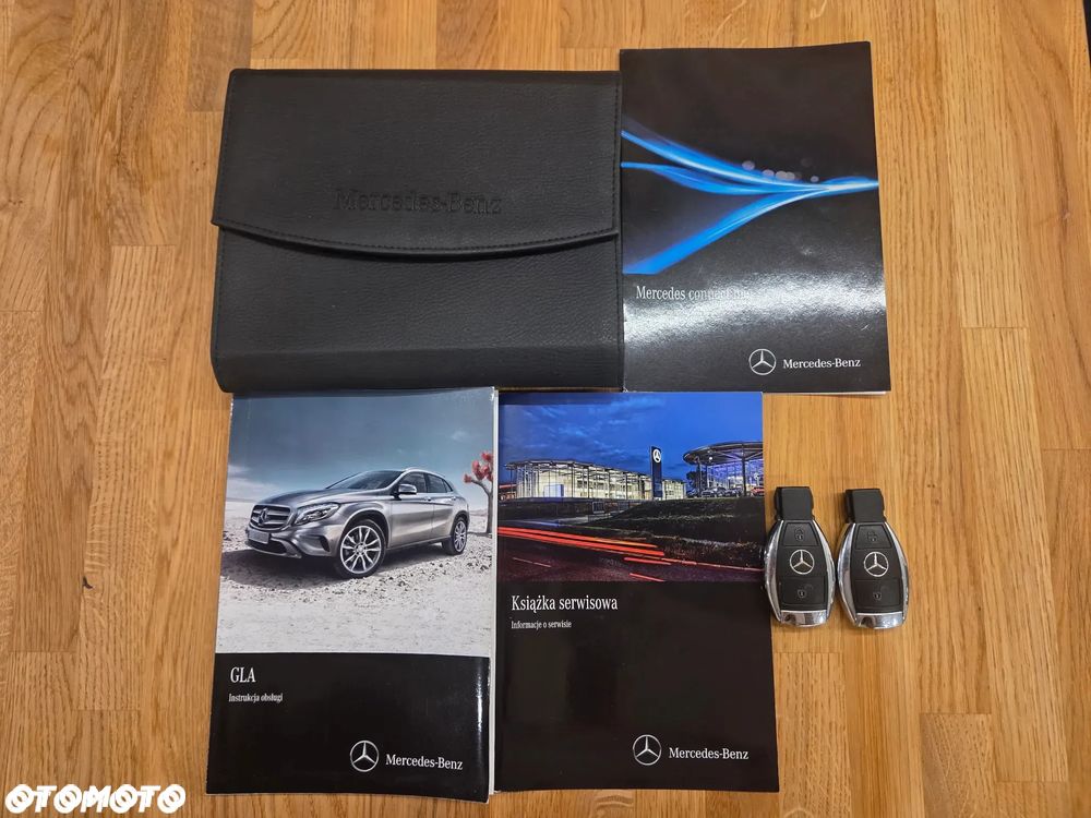 Mercedes-Benz GLA - 16