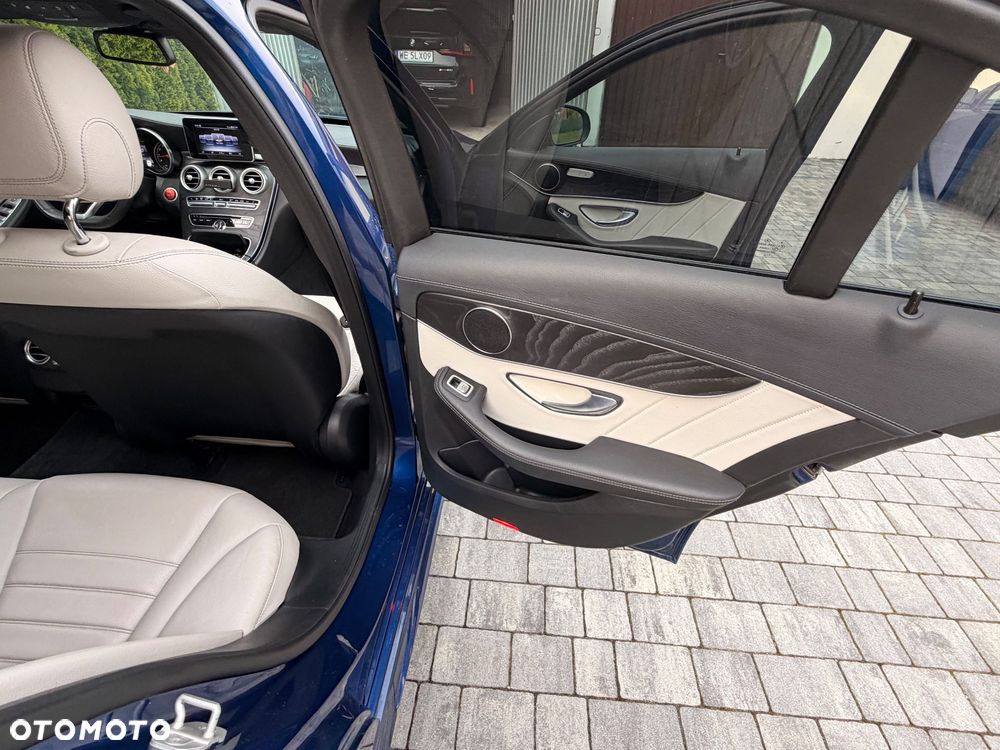 Mercedes-Benz Klasa C 200 7G-TRONIC - 26