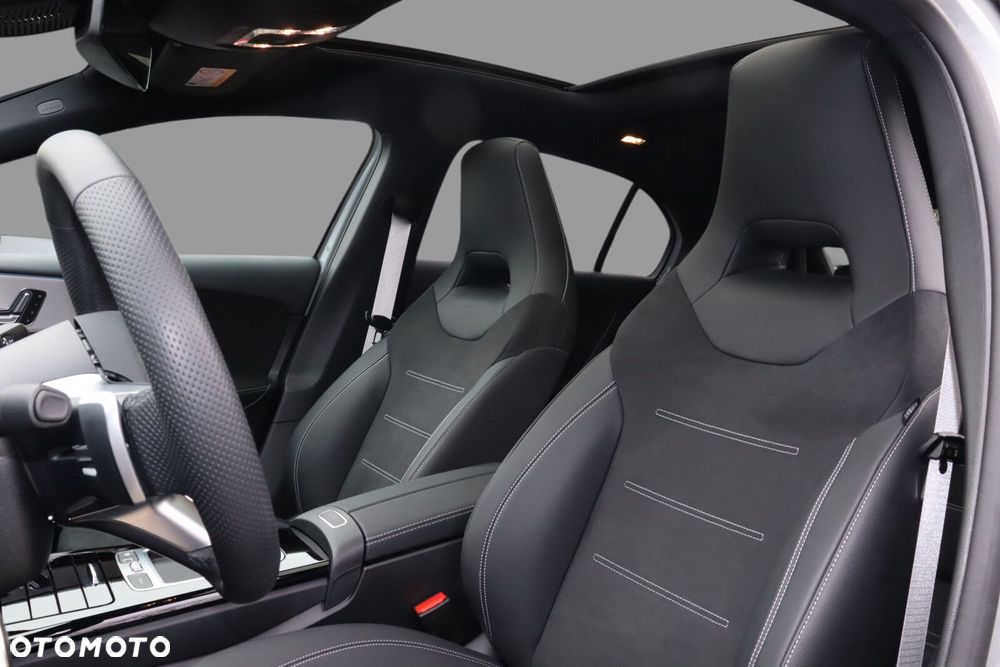 Mercedes-Benz Klasa A 220 4-Matic AMG Line 8G-DCT - 9