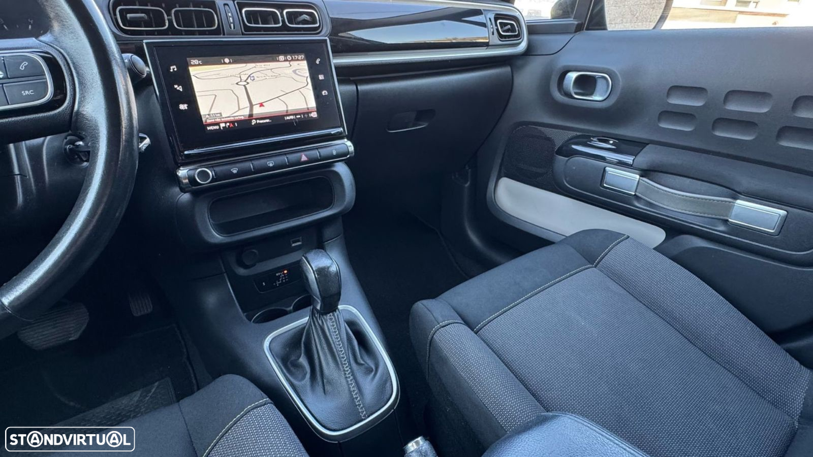Citroën C3 1.2 PureTech Shine EAT6 - 16