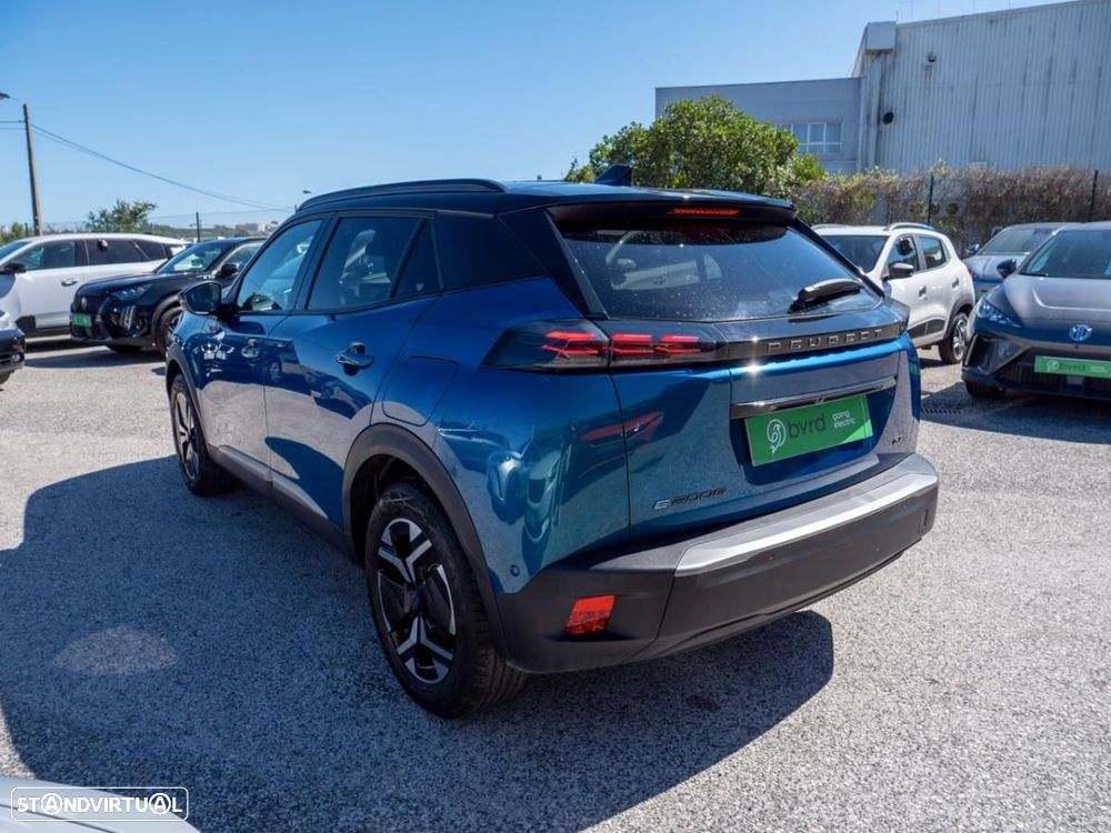 Peugeot e-2008 54 kWh GT — fotografia 10