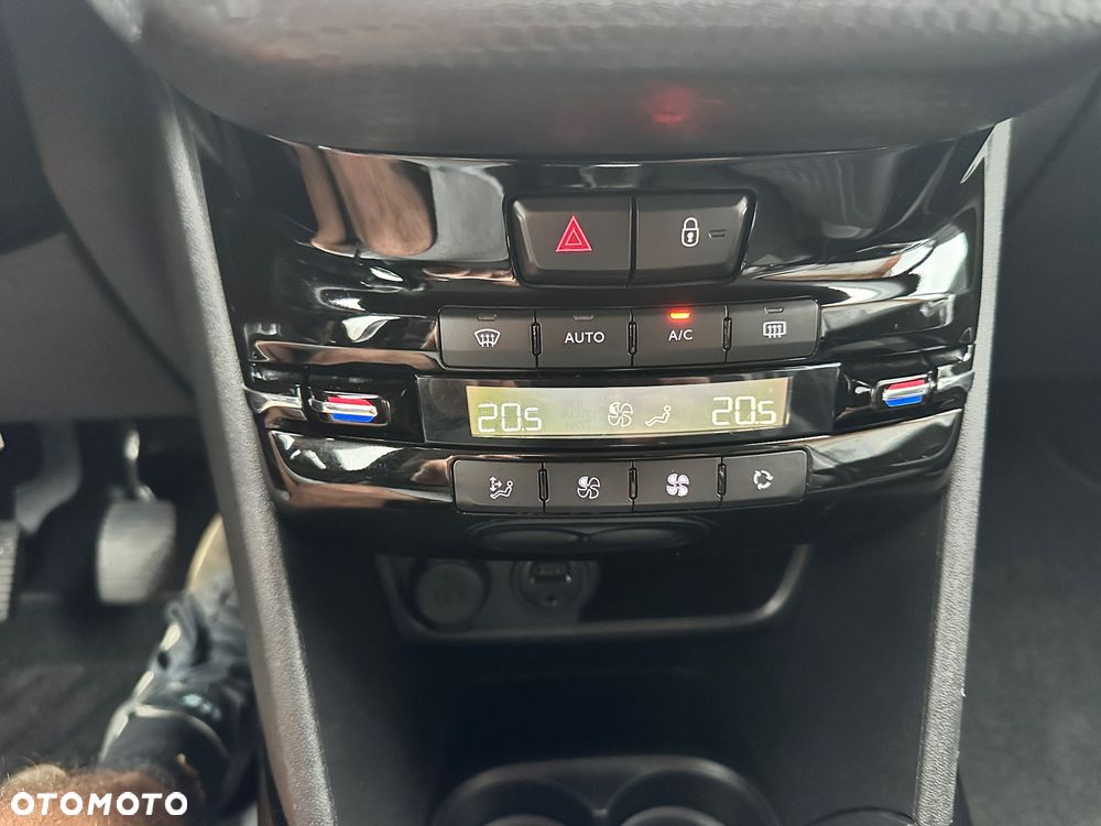 Peugeot 2008 - 25