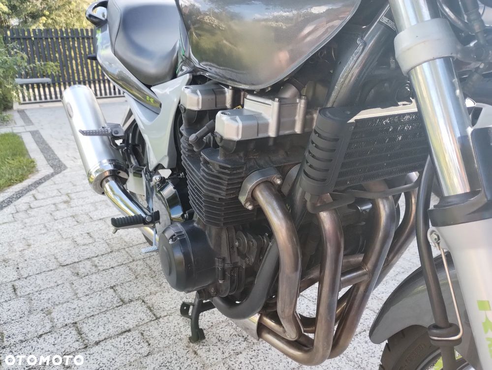 Kawasaki ZR - 8