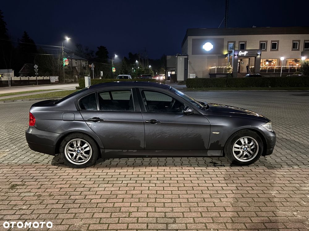 BMW Seria 3 320i - 5