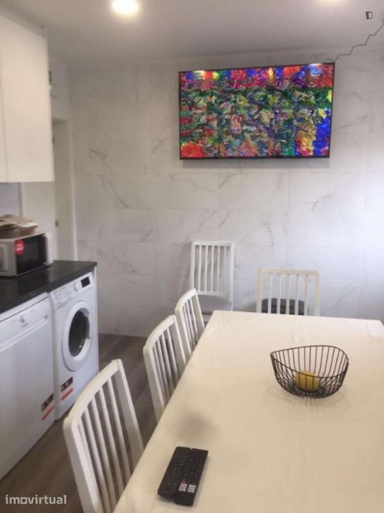 Quarto - localizado em Campanhã Porto - Grande imagem: 5/9