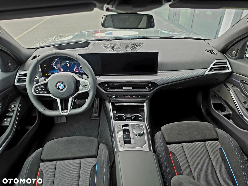BMW Seria 3 330i xDrive M Sport - 21