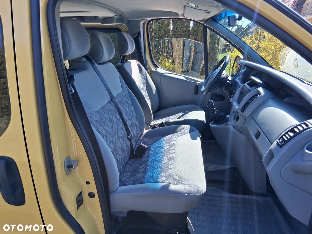 Opel Vivaro - 10