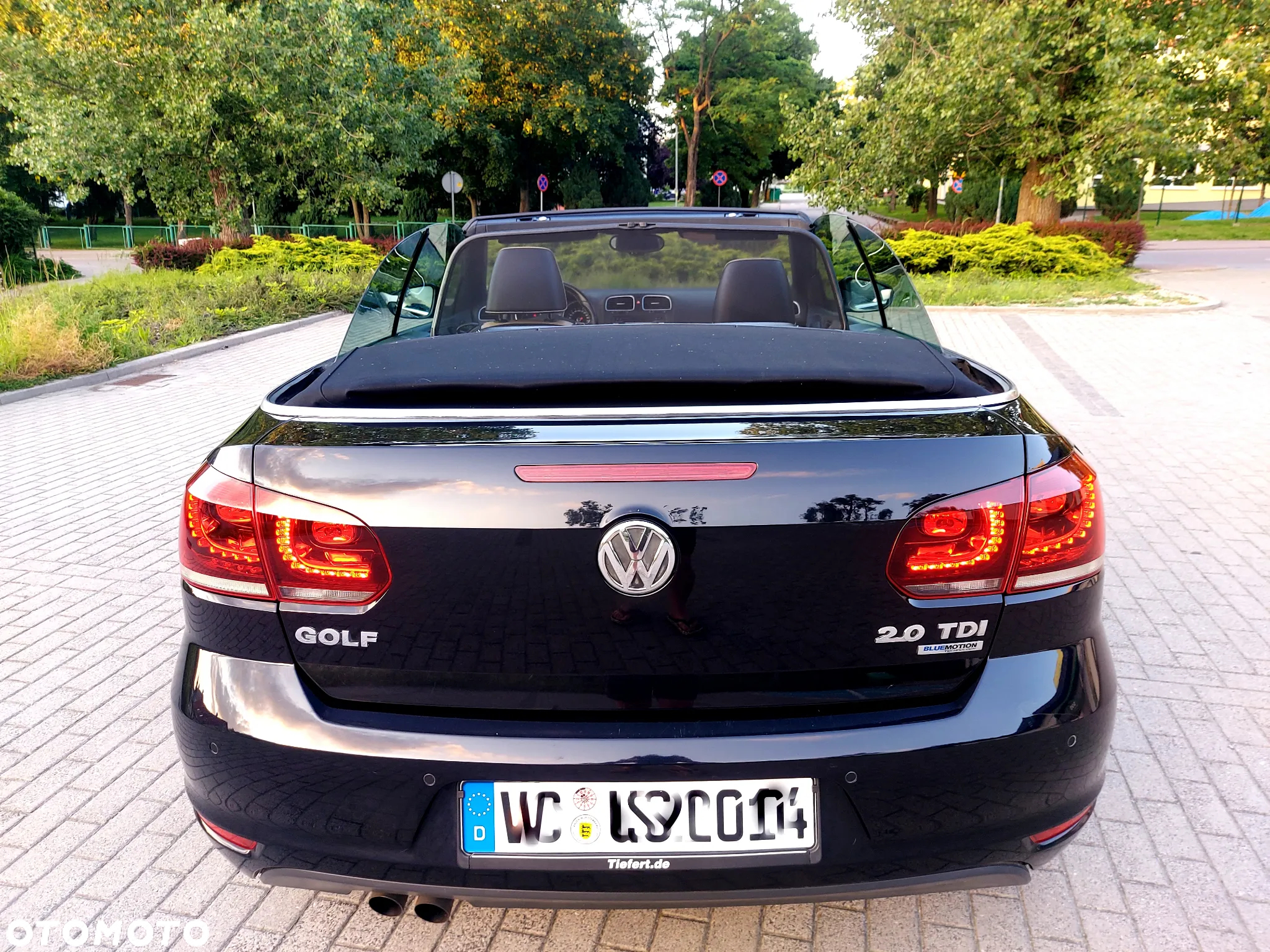 Volkswagen Golf Cabrio 2.0 TDI BlueMotion Technology Exclusive - 24