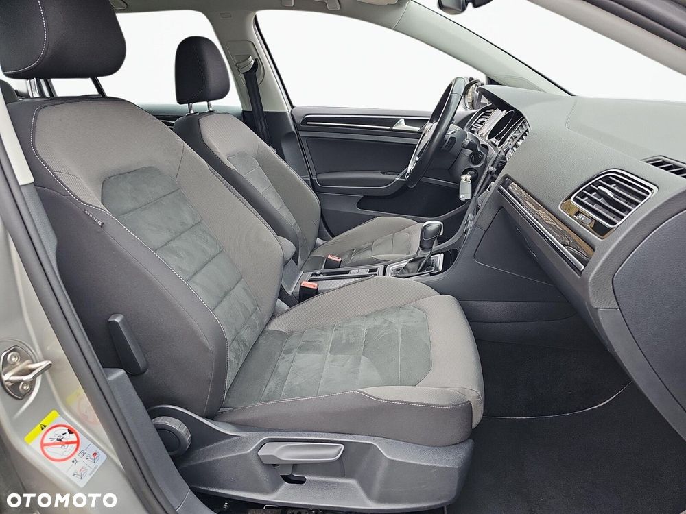 Volkswagen Golf - 16