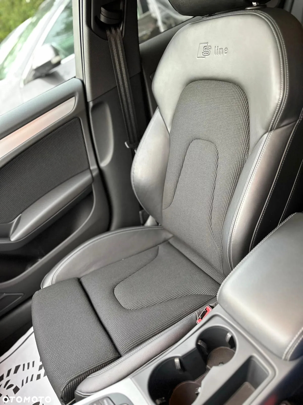 Audi A4 Avant 2.0 TFSI quattro S tronic S line Sportpaket - 2