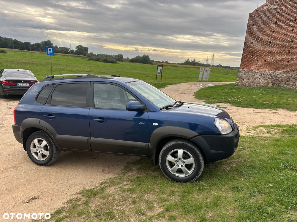Hyundai Tucson 2.0 CRDi Elegance + - 11