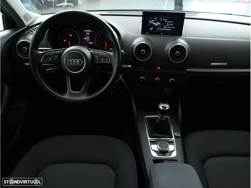 Audi A3 Sportback 30 TDI - 18