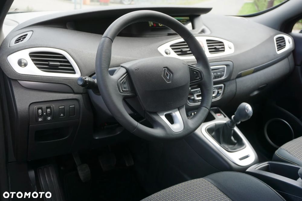 Renault Scenic 1.4 16V TCE Expression - 9