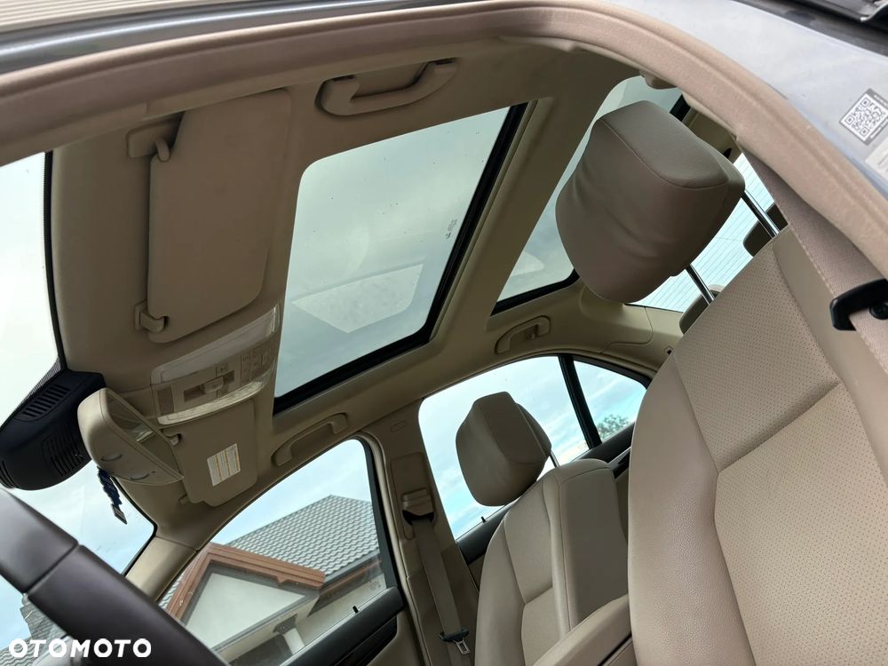 Mercedes-Benz Klasa C 180 T BlueEFFICIENCY 7G-TRONIC Elegance - 21