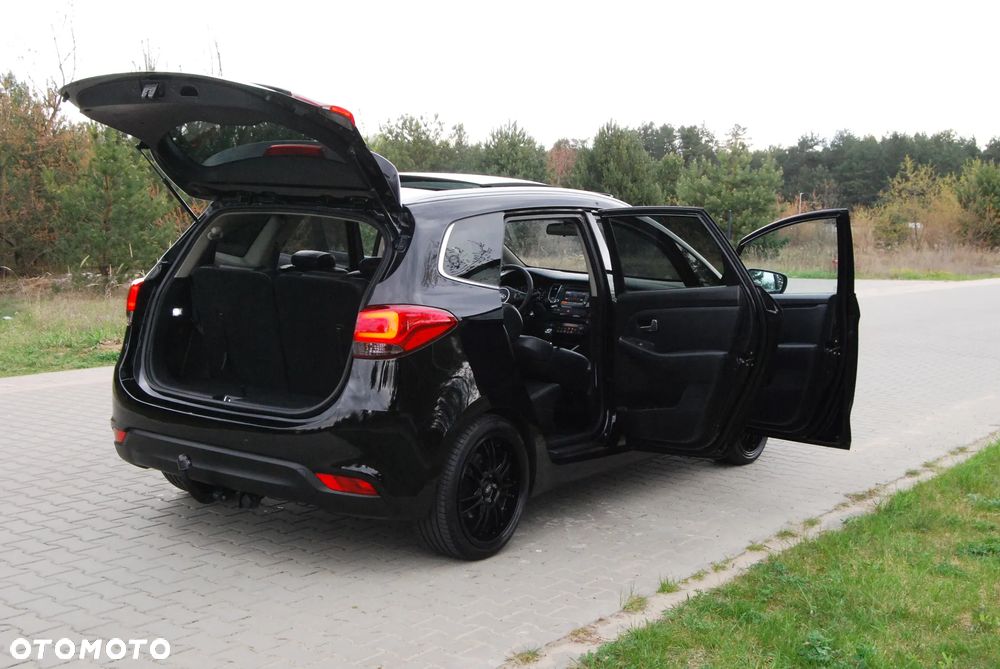 Kia Carens 1.7 CRDi 141 Dream Team Edition - 12