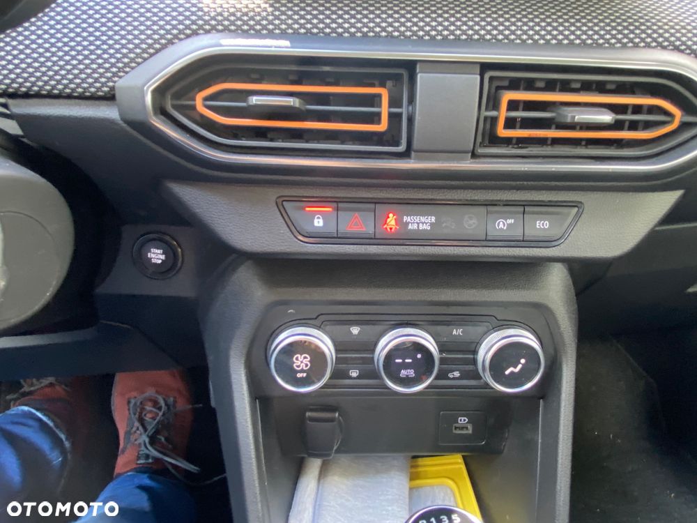Dacia Sandero 1.0 TCe Essential - 16