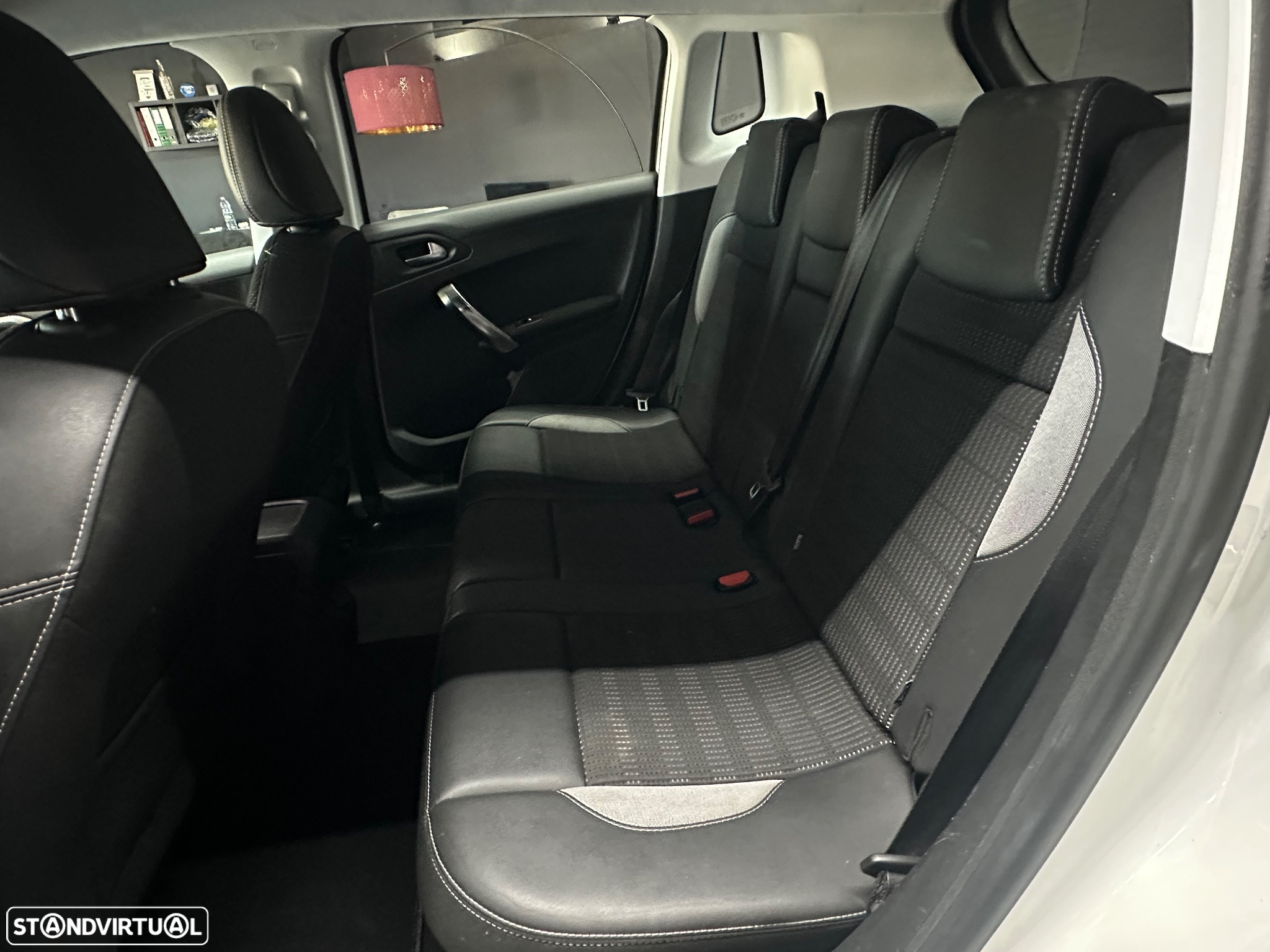 Peugeot 2008 1.6 BlueHDi Allure - 14