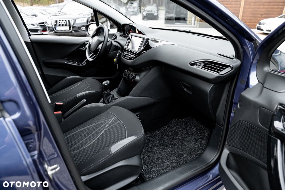 Peugeot 208 PureTech 82 Allure - 21