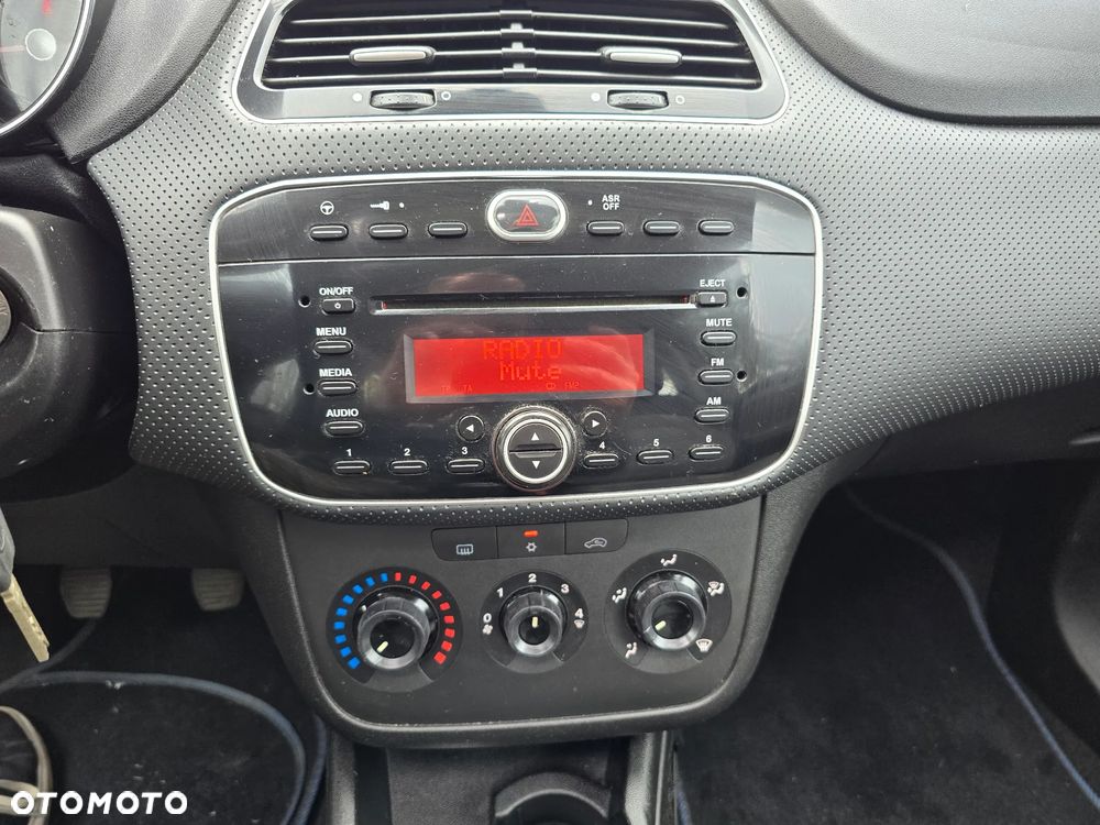Fiat Punto Evo ver-1-4-16v-dynamic - 29