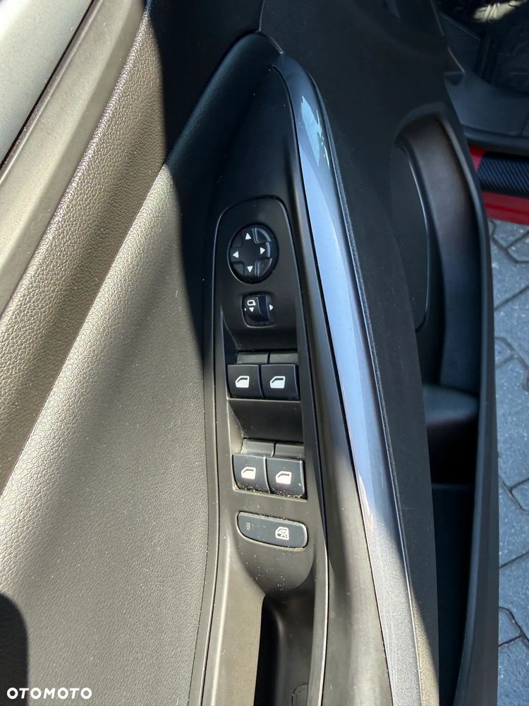 Opel Grandland X 1.6 T Design&Tech S&S - 19