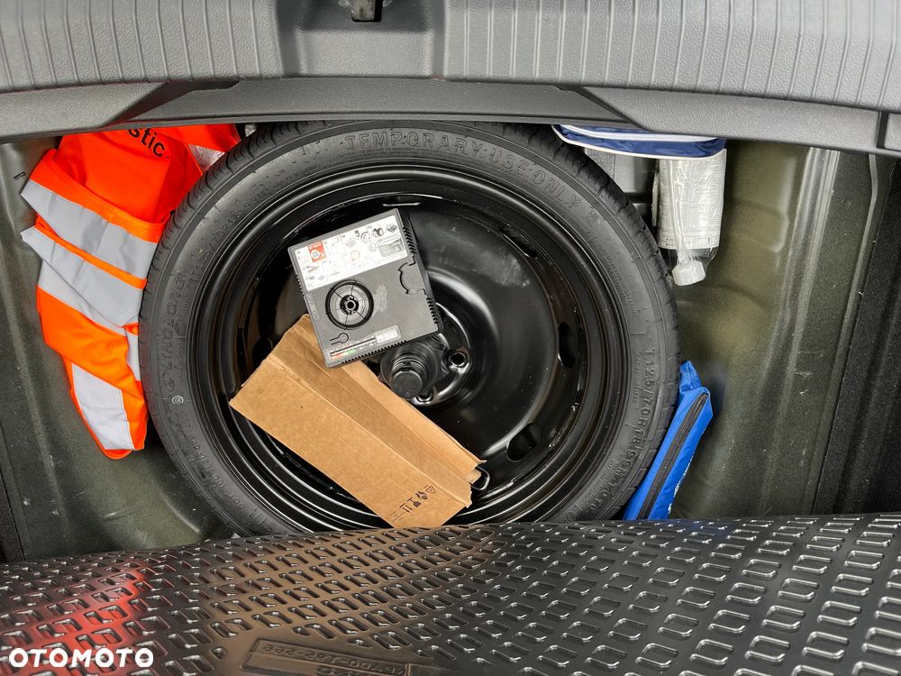 Volkswagen T-Roc 1.0 TSI Life Plus - 24