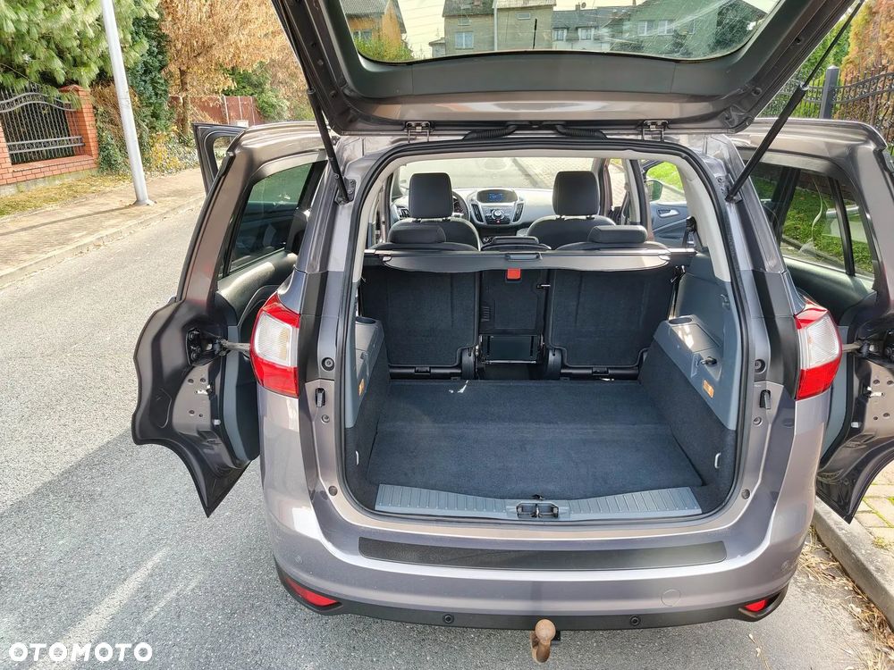 Ford Grand C-MAX Titanium - 37
