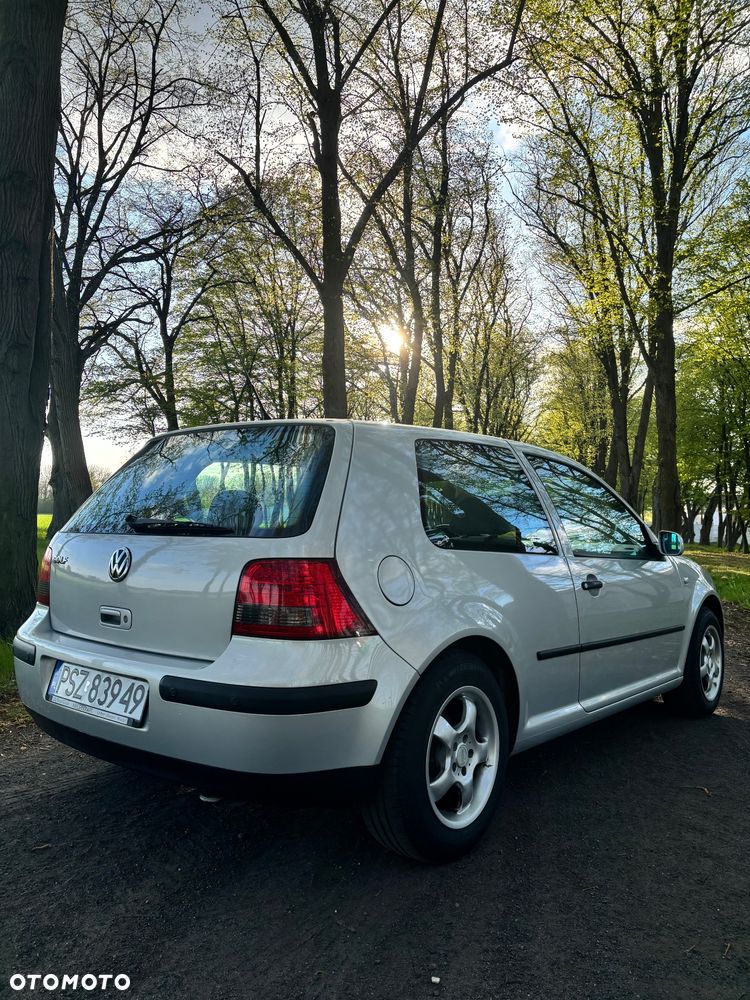 Volkswagen Golf - 5