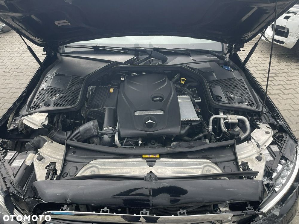Mercedes-Benz Klasa C 300 7G-TRONIC AMG Line - 11
