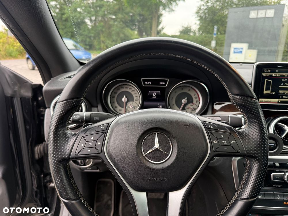 Mercedes-Benz CLA 250 7G-DCT AMG Line - 24