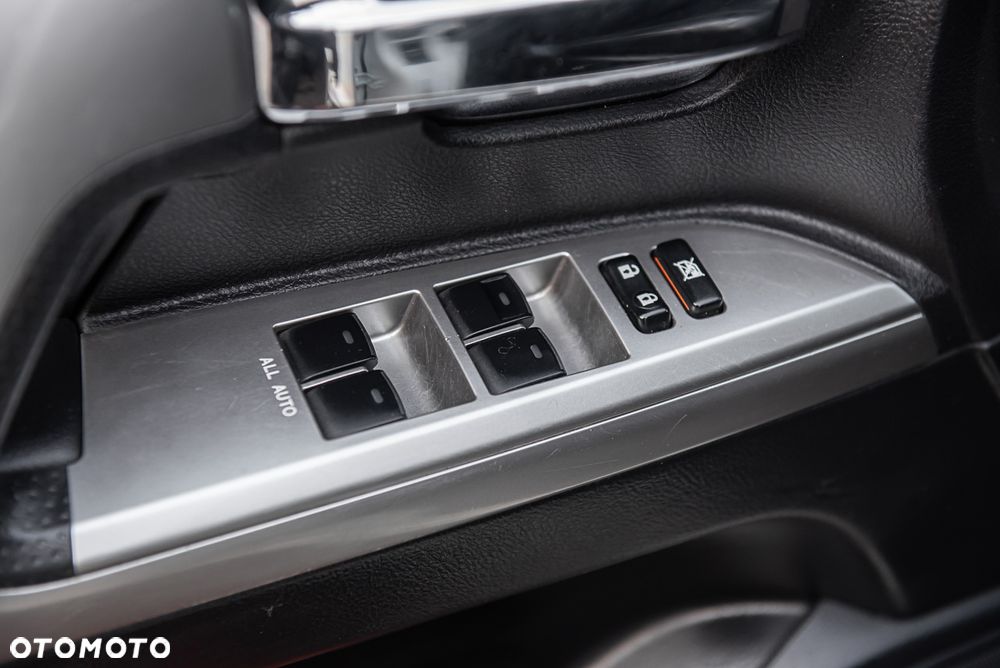 Toyota Land Cruiser - 17