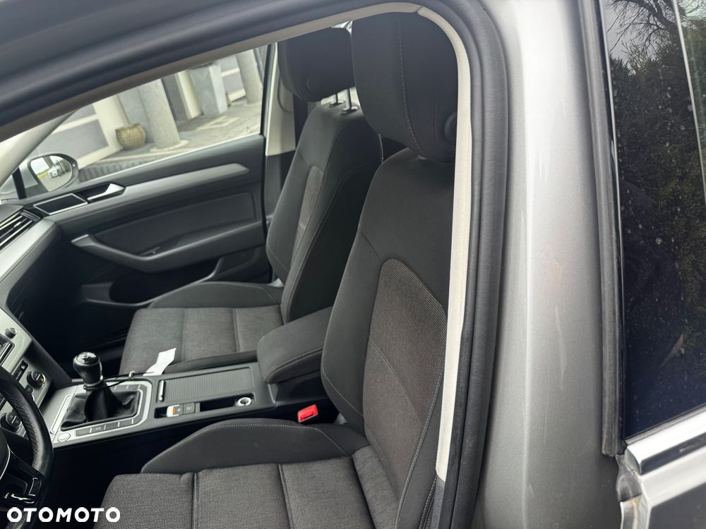 Volkswagen Passat Variant 2.0 TDI (BlueMotion Technology) Comfortline - 19