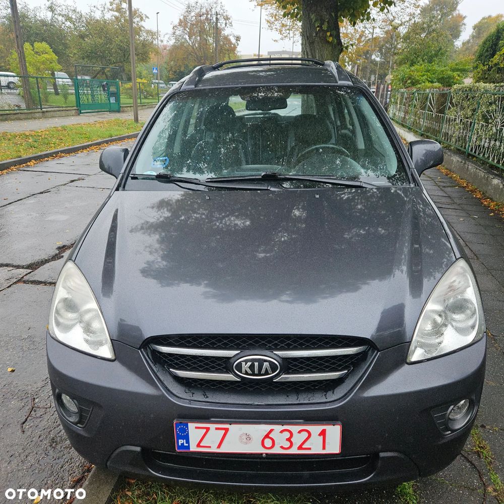 Kia Carens 2.0 CVVT LX Basis - 1