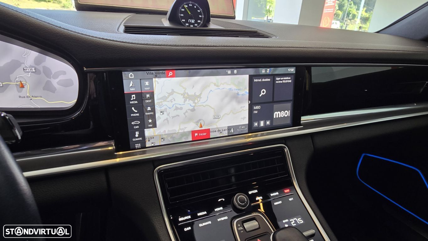 Porsche Panamera 4 E-Hybrid - 38
