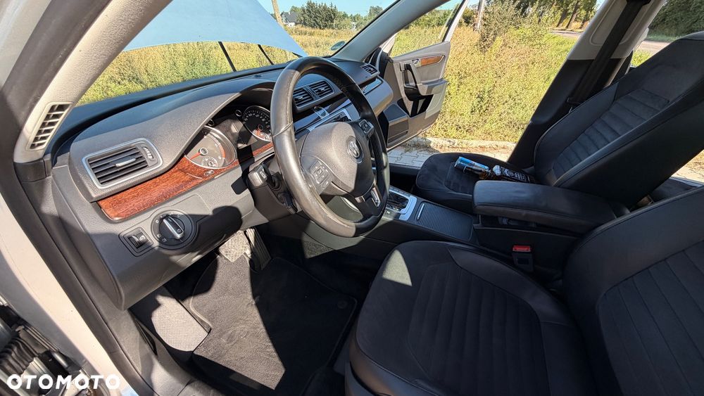 Volkswagen Passat Variant 2.0 TDI DPF Sportline DSG - 13