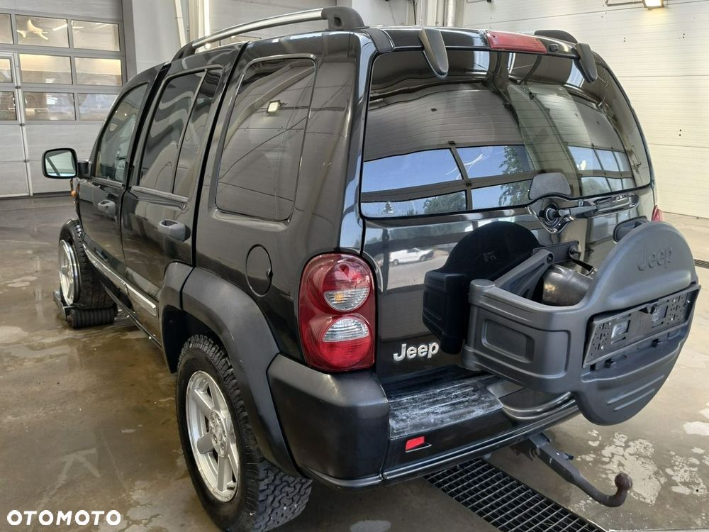 Jeep Cherokee - 4