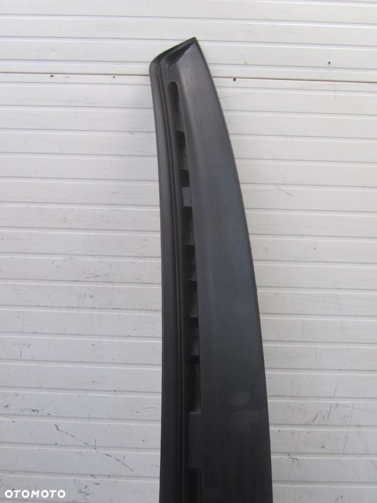 Iveco Daily 14->listwa górna wlotu powietrza 5801284558 - 3