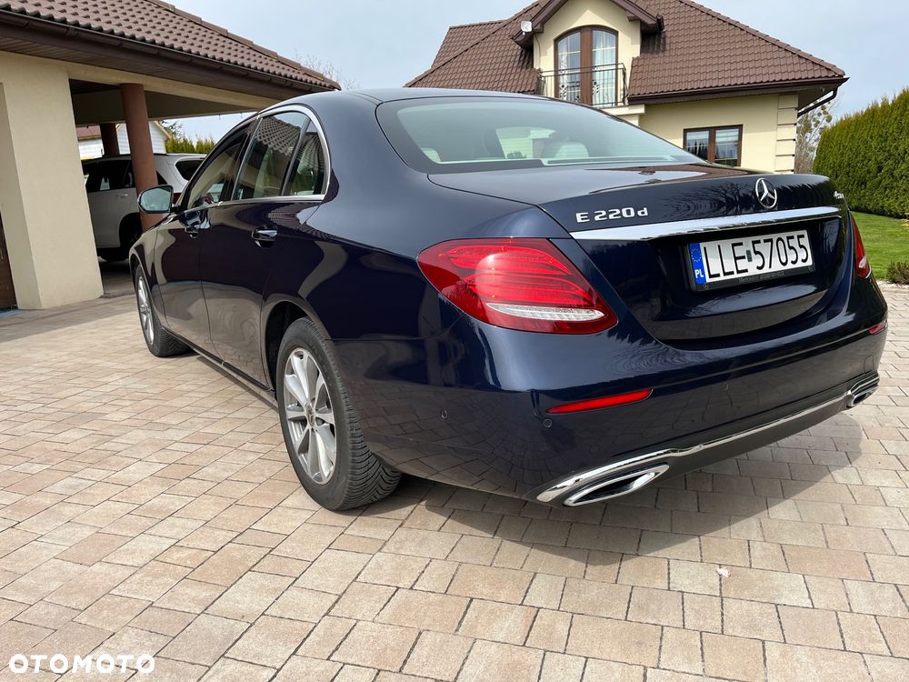 Mercedes-Benz Klasa E 220 d 4-Matic 9G-TRONIC - 4