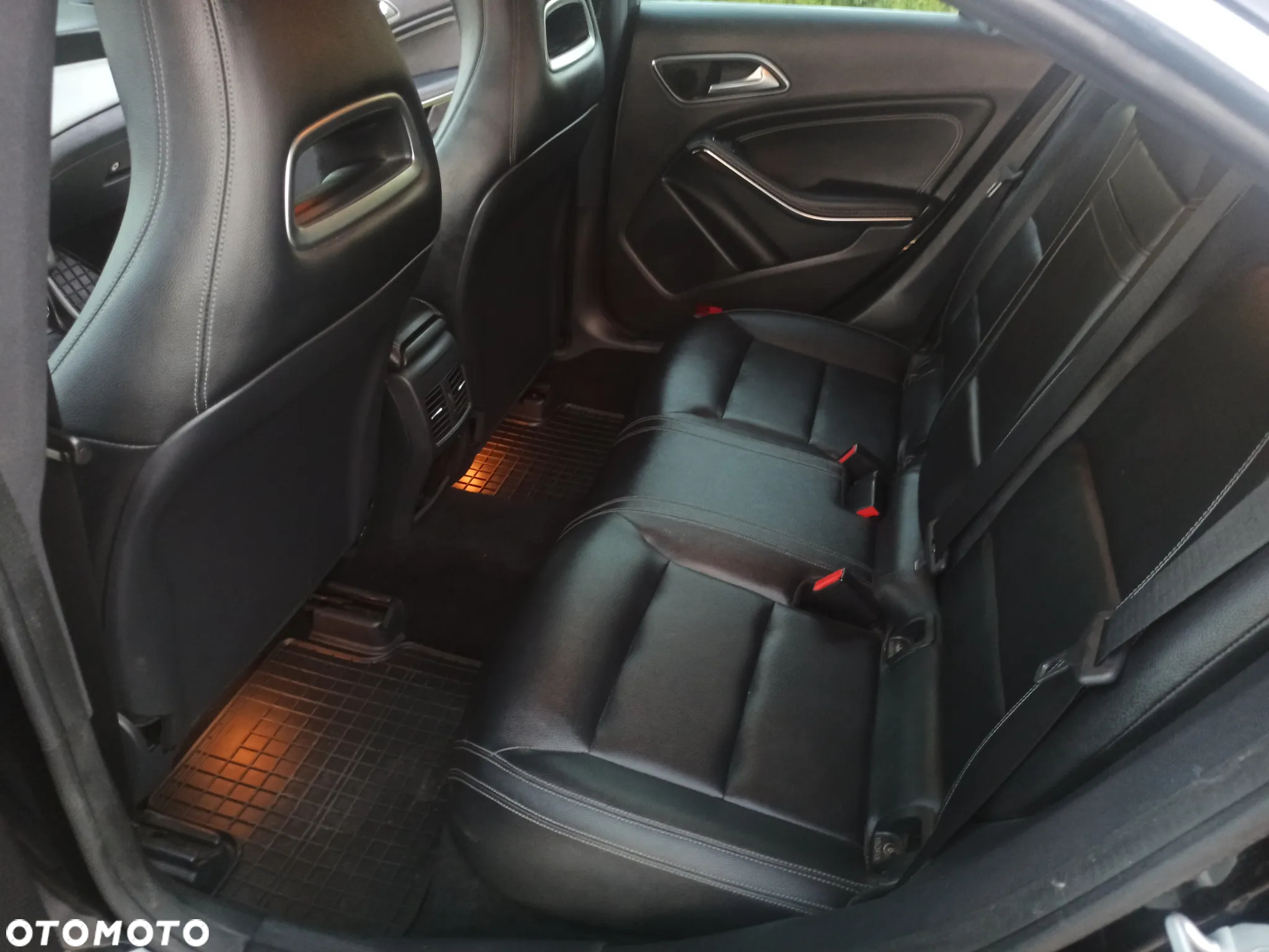 Mercedes-Benz CLA 250 4-Matic - 16