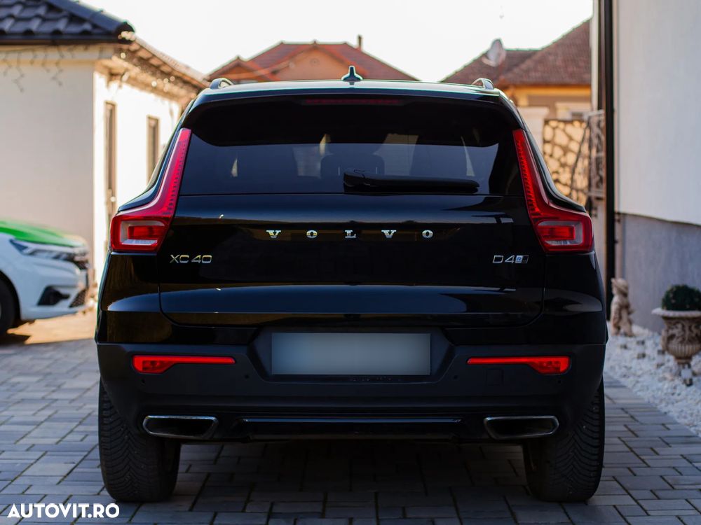 Volvo XC 40 D4 AWD R-Design - 4