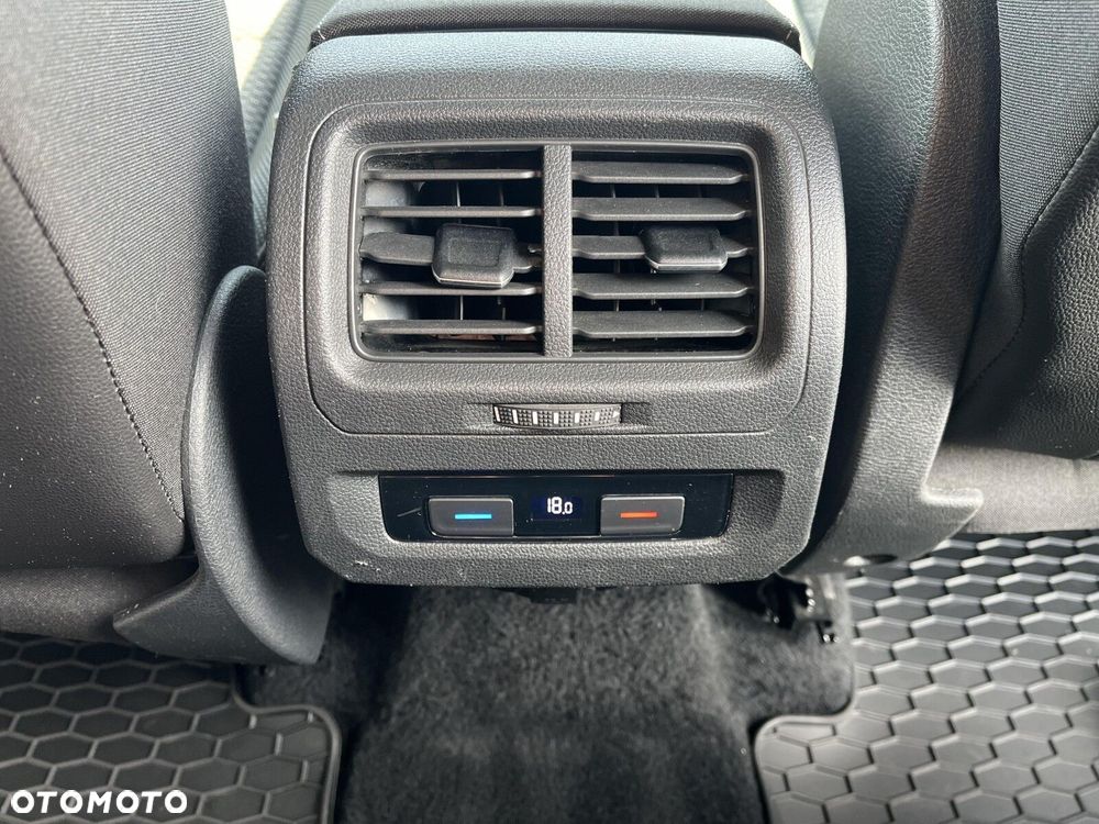 Volkswagen Touran 2.0 TDI BMT Comfortline - 21