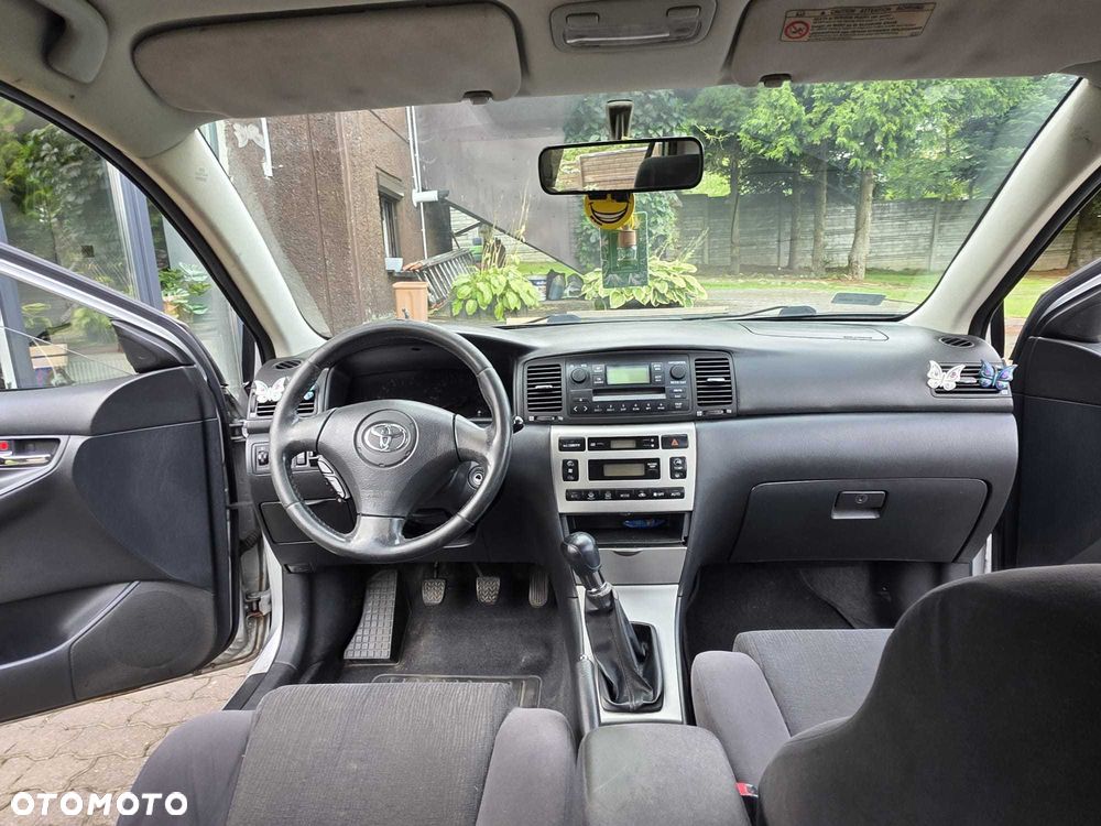 Toyota Corolla - 4