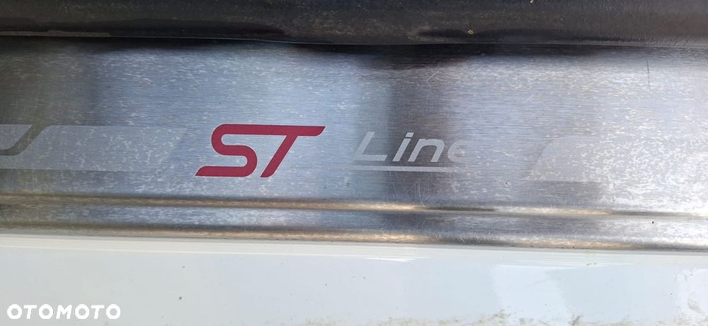 Ford Fiesta 1.0 EcoBoost S&S ST-LINE - 19