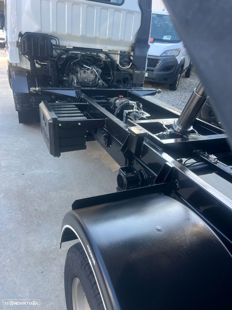 Mitsubishi Fuso Canter Tri-basculante - 9