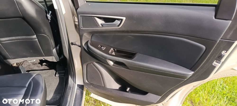 Ford Edge - 12