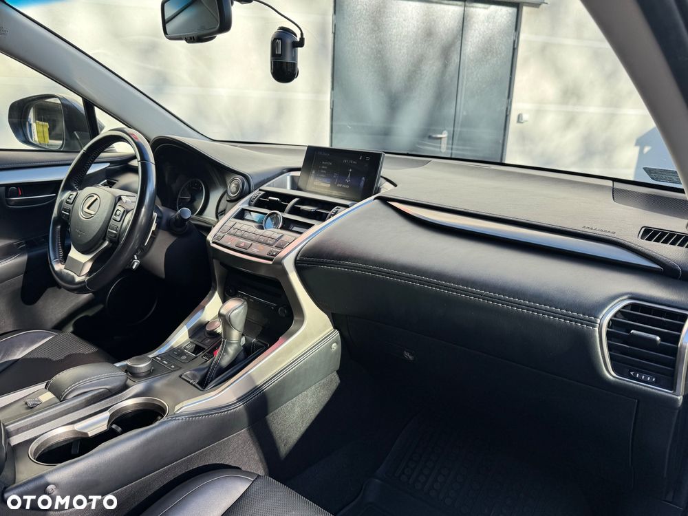 Lexus NX 200t Elite AWD - 28