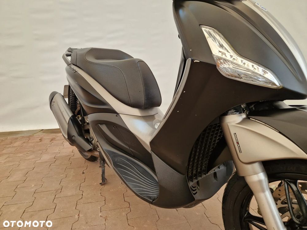 Piaggio Beverly - 16